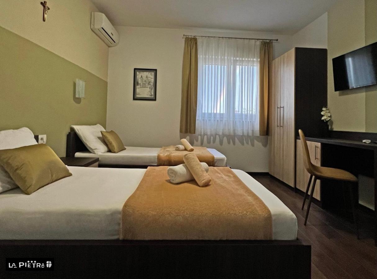 La Pietra Family Hotel Međugorje Oda fotoğraf