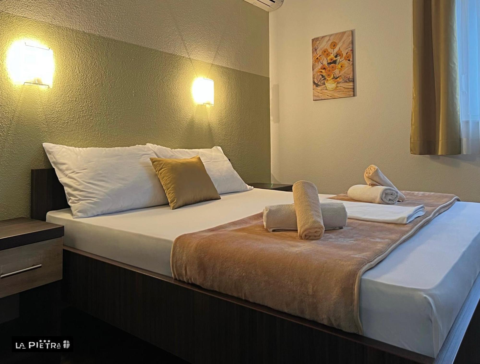 La Pietra Family Hotel Međugorje Oda fotoğraf